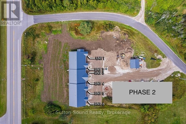 Building Photo - 18 Maple Golf Crescent