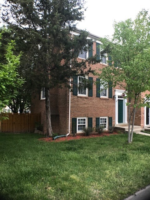 Foto del edificio - 12070 Stallion Ct