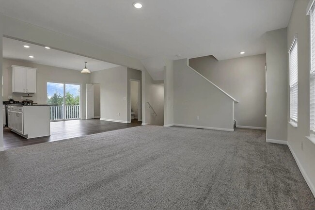 Building Photo - 111 Coyote Willow Dr