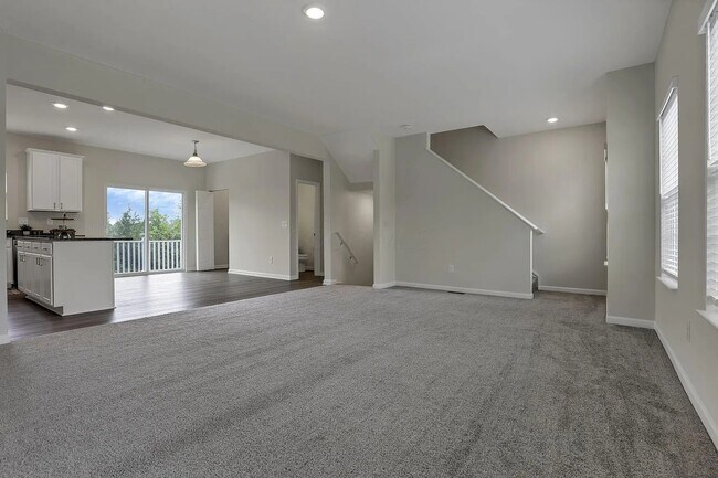 Foto del edificio - 111 Coyote Willow Dr