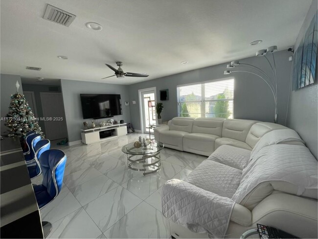 Foto del edificio - 25833 SW 128th Ct