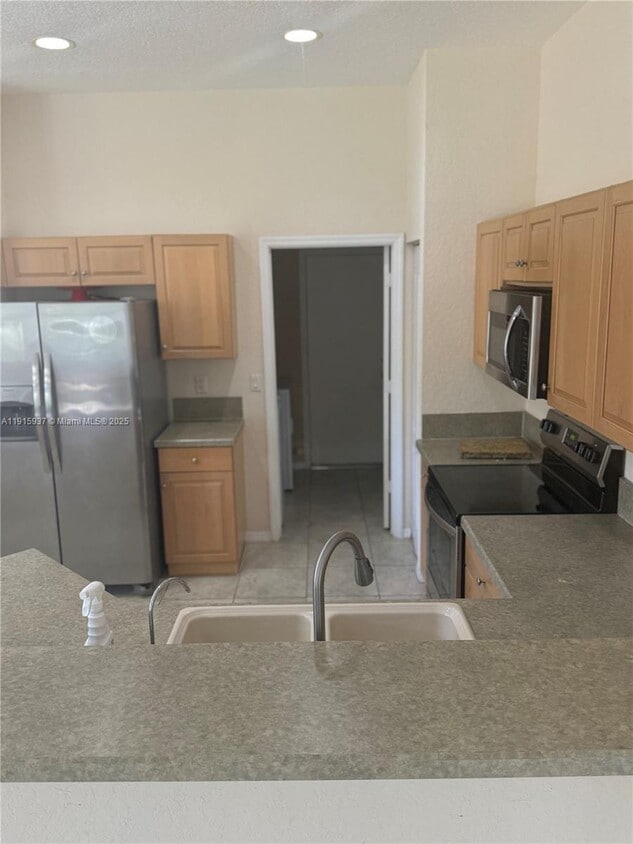 Building Photo - 8721 Woodberry Ct