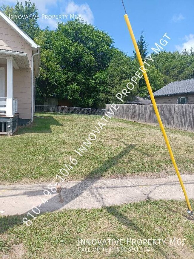 Foto del edificio - 3012 S Grand Traverse St