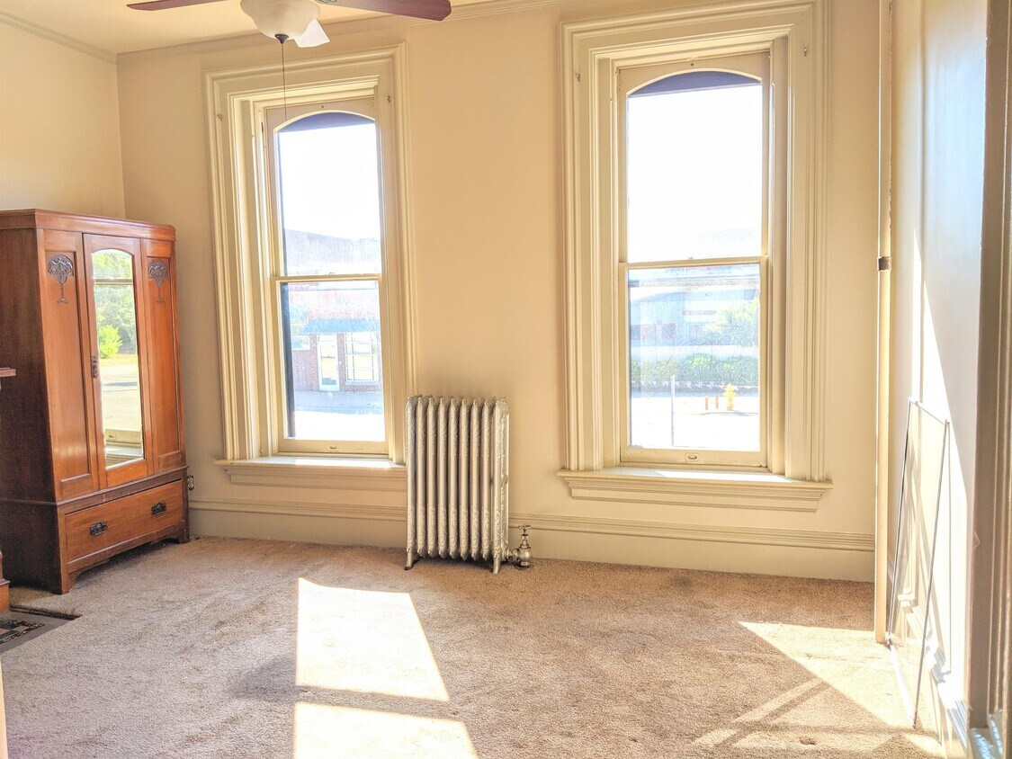 Foto del edificio - 129 N 2nd St