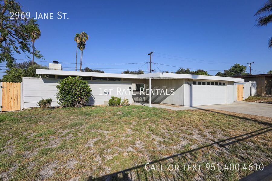 Primary Photo - 2969 Jane St