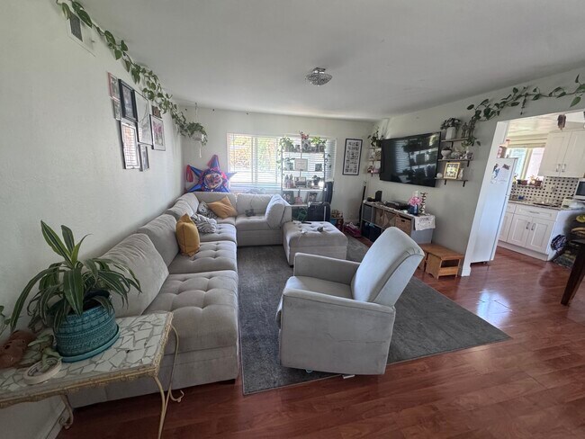 Living area - 841 Di Fiore Dr