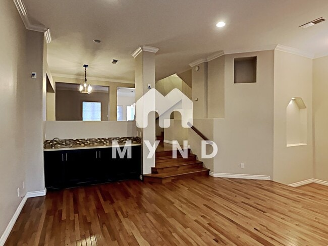 Building Photo - 5117 Renaissance Ave Unit C