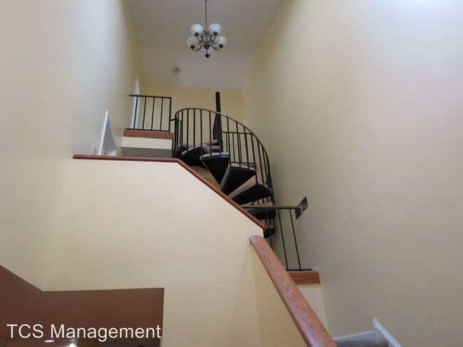 Building Photo - 415 Heatherwood Dr