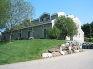 Primary Photo - Great Arboretum location - lofted units - ...