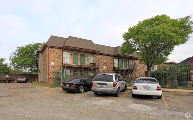 Building Photo - Piccadilly Place Apartments