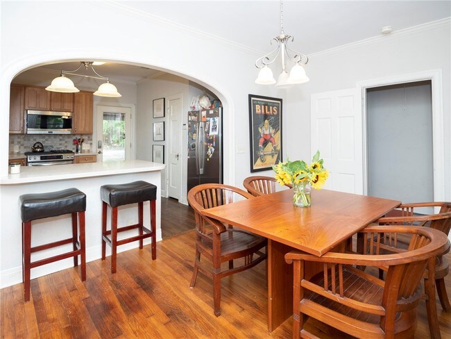 Building Photo - 1408 W 13th St