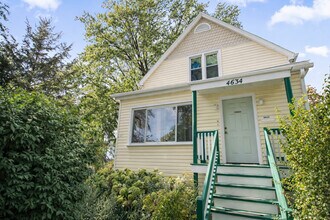 Building Photo - 4634 N Kennicott Ave