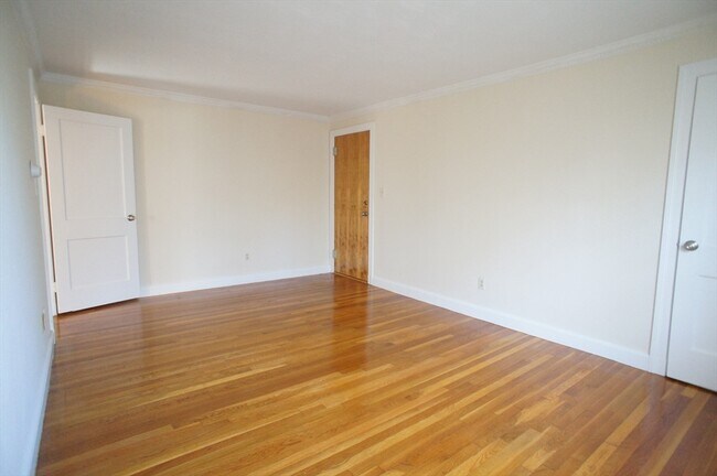 Foto del edificio - 163 Everett St