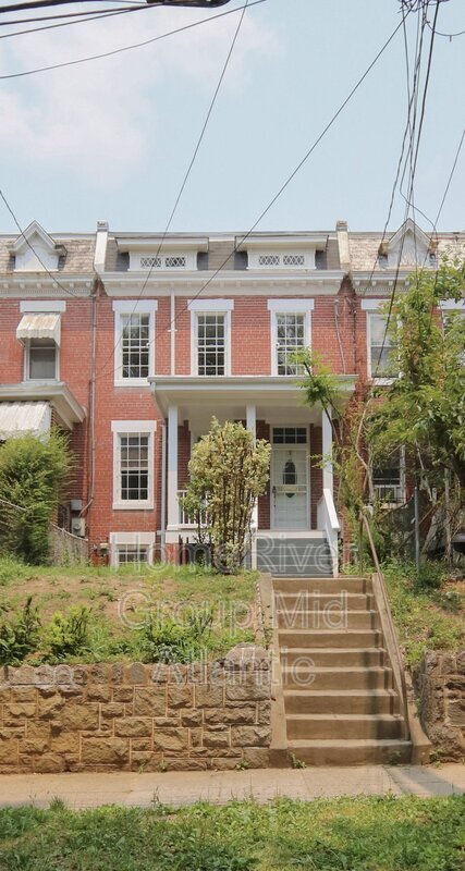 Foto principal - 817 Jefferson St NW