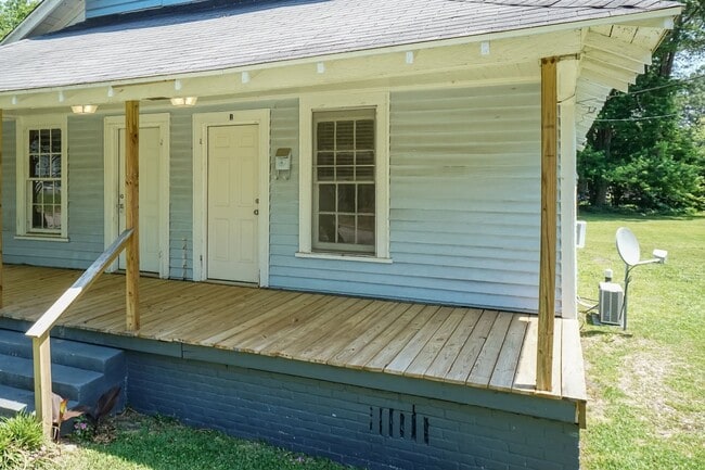 Building Photo - 1325 Clark St