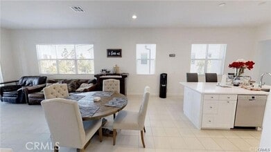 Building Photo - 195 Follyhatch