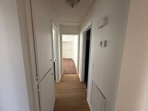 Building Photo - 871 W Mayberry Ave