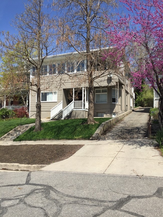 Building Photo - 41 E 200 N