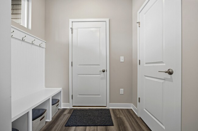 Foto del edificio - 2209 Aerotrain Ct N