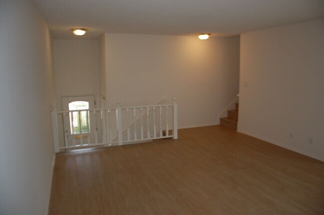 Foto del edificio - East Beach Town-home