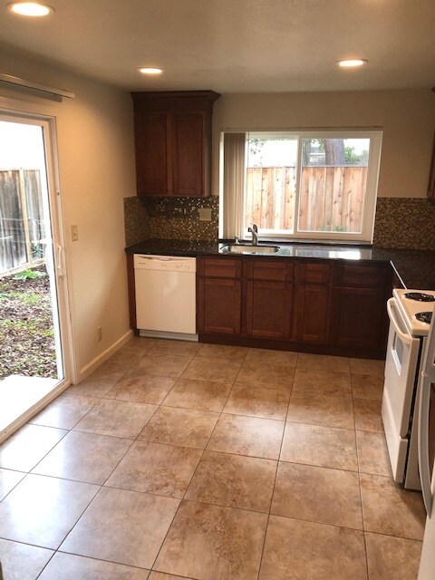 Building Photo - 11625 Wildflower Ct