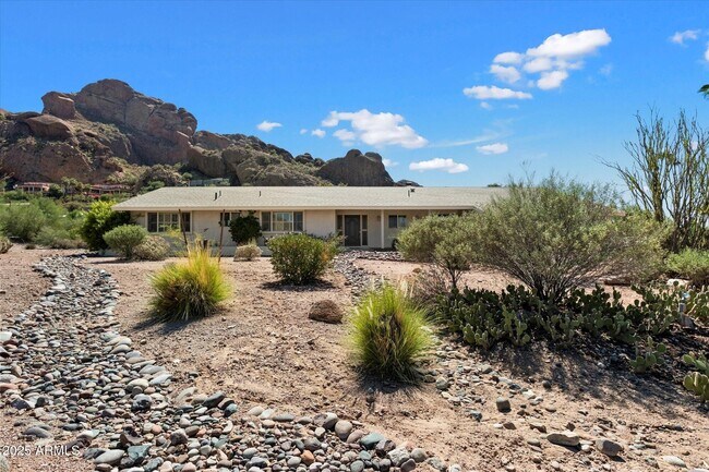 Foto del edificio - 5019 E Rovey Ave
