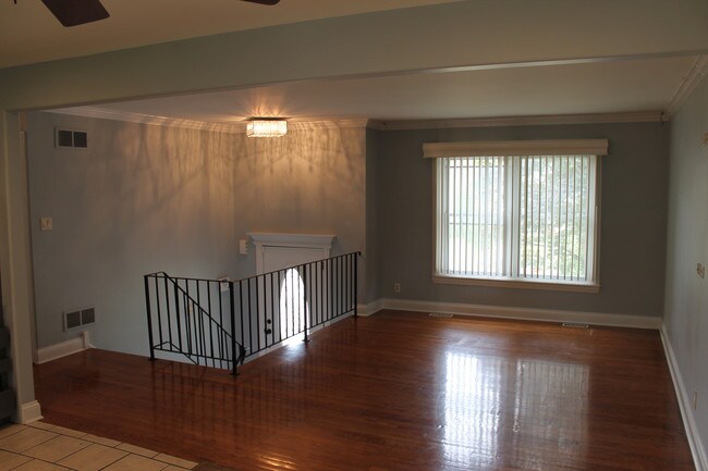 Building Photo - 145 Malibu Dr