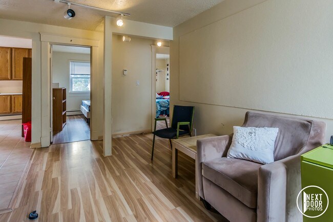Sala de estar - 931 Greenwood Ave