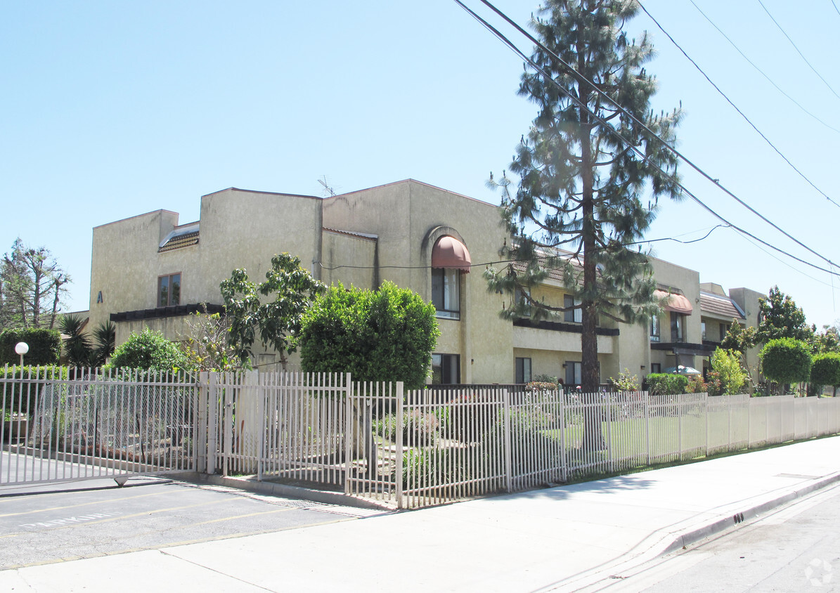 Building Photo - Kernwood Terrace