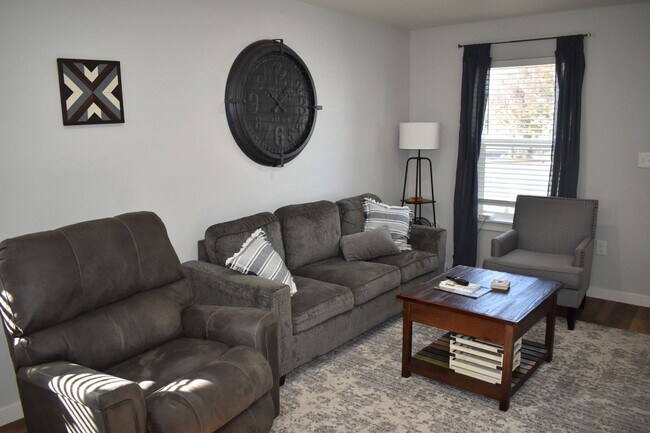 Foto del edificio - A St Townhomes
