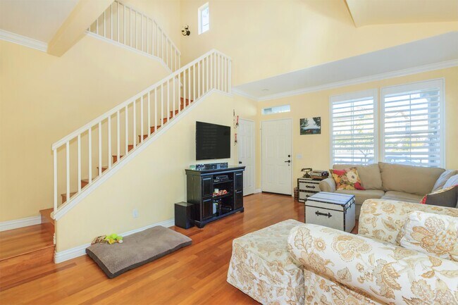 Building Photo - 1008 Cottage Way