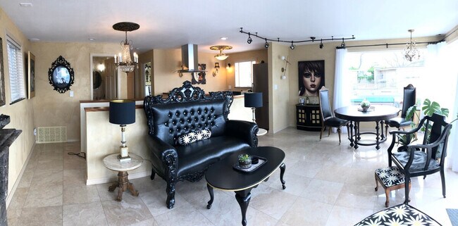 Foto del edificio - 4034 Beach Dr SW