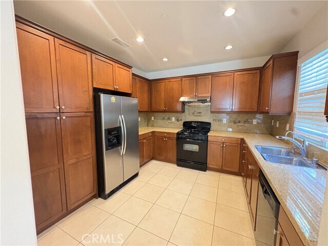 Building Photo - 865 Sunset Pl