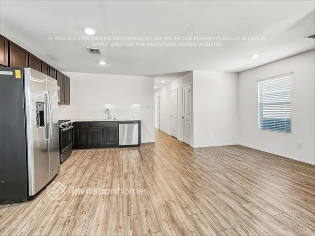 Building Photo - 3218 Crestone Dr