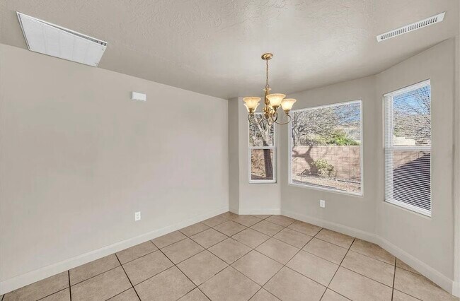 Building Photo - 212 N 35 W