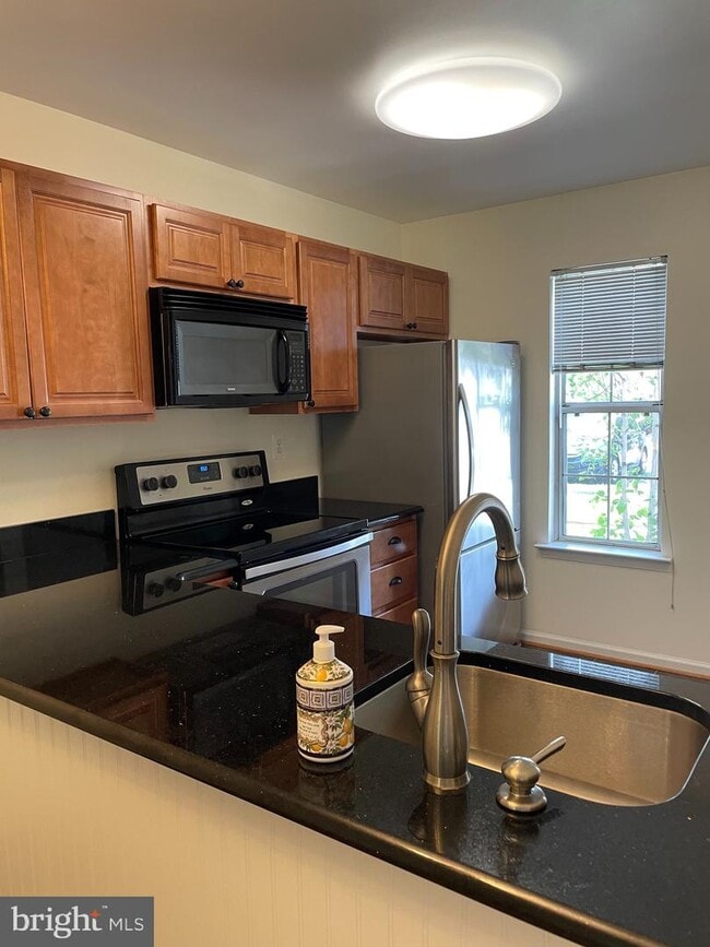 396 Derry Dr, Aston, PA 19014 Condo for Rent in Aston, PA