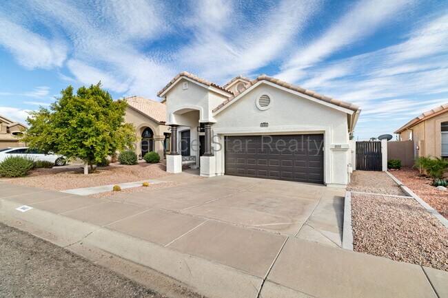 Building Photo - 1441 E Glenhaven Dr