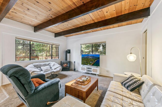 Foto del edificio - 1517 Plumas Cir