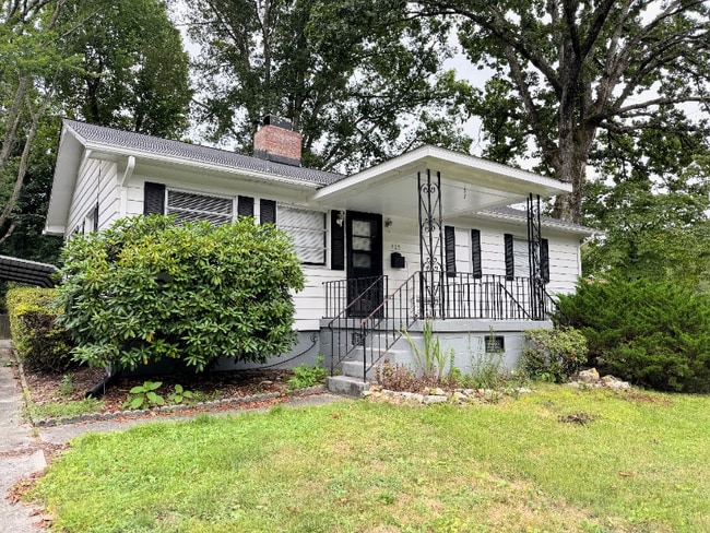 Building Photo - 465 East Dr
