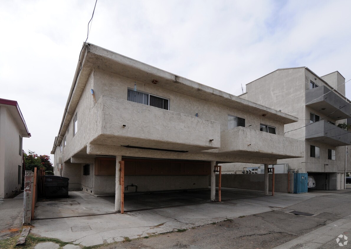Building Photo - 12771 Caswell Ave