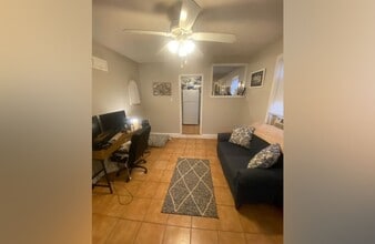 Building Photo - 2422 32nd St