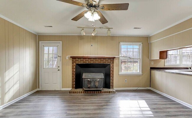 Building Photo - 3 bedroom/2 bathroom- Skimino Hills