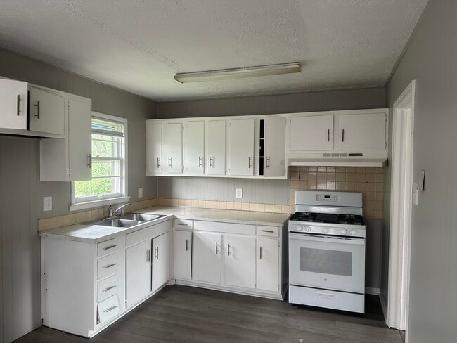 Building Photo - 369 Mulberry Dr