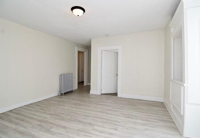Building Photo - 58 Howes St