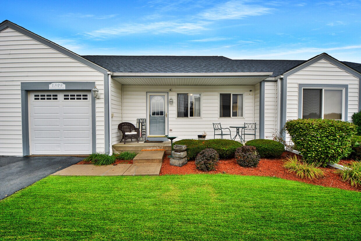 Foto principal - 1749 Waters Edge Dr