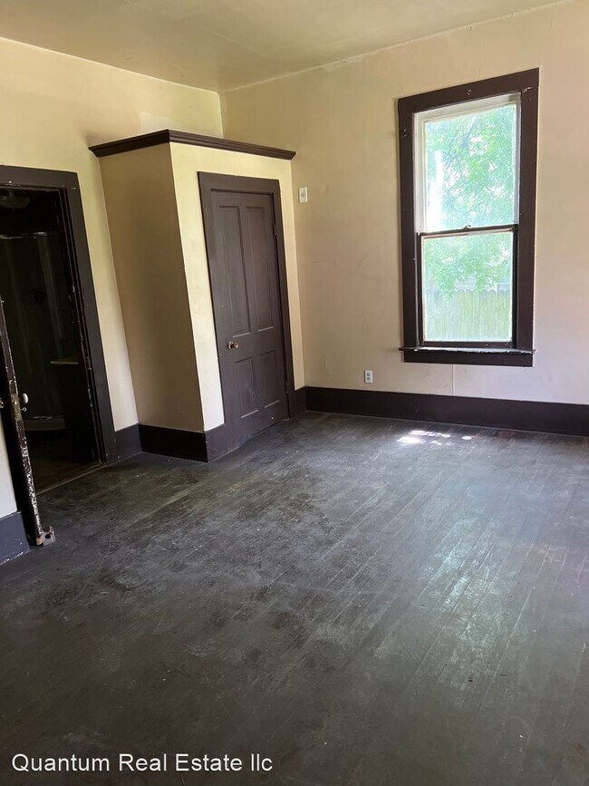 Building Photo - 2 br, 1 bath House - 415 N. N STREET
