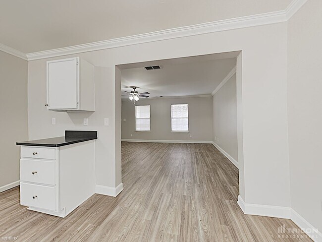 Building Photo - 2872 Rockingham Ct SW