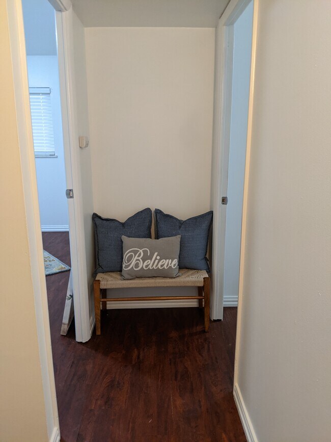 Foto del edificio - 2412 E Devine St