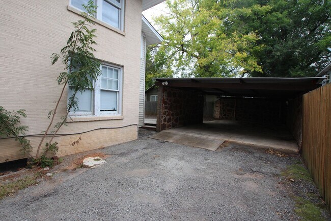 Building Photo - S Bois D Arc Duplex - Lease Up