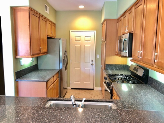 Foto del edificio - 1183 Highbluff Ave